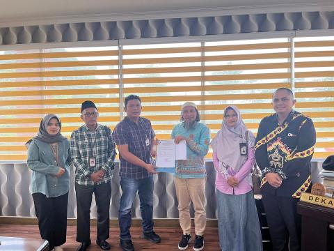 Pengawasan proses klarifikasi dokumen persyaratan bakal calon di Universitas Riau.